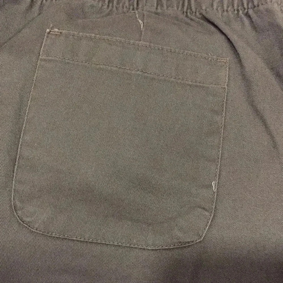 Classic Elements Capris - Picture 4 of 7